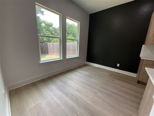 2823 Curvilinear Court, Dallas, TX 75227