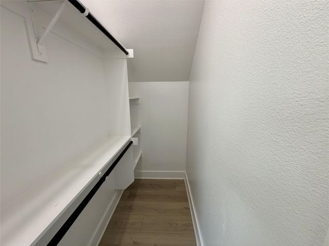 2823 Curvilinear Court, Dallas, TX 75227