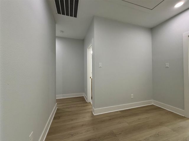 2823 Curvilinear Court, Dallas, TX 75227