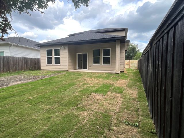 2823 Curvilinear Court, Dallas, TX 75227