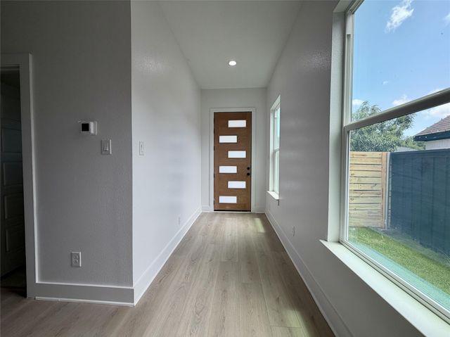 2823 Curvilinear Court, Dallas, TX 75227