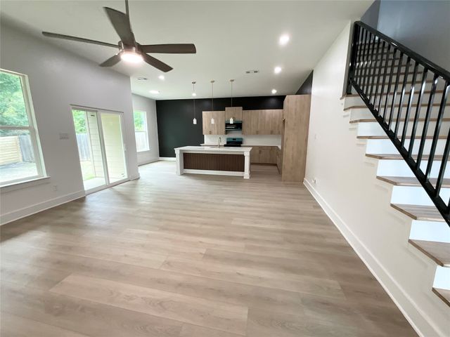 2823 Curvilinear Court, Dallas, TX 75227