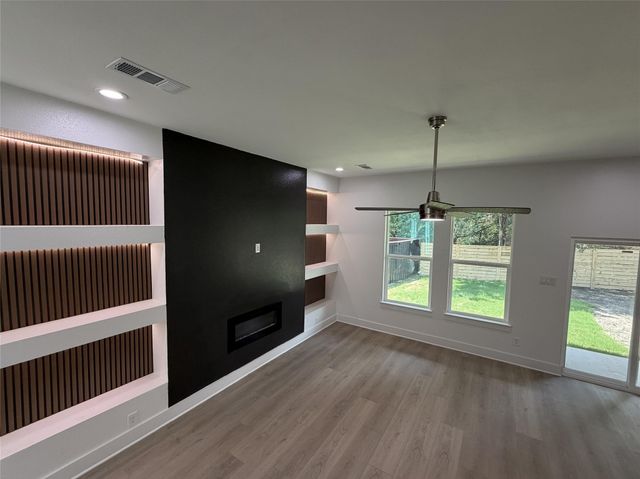 2823 Curvilinear Court, Dallas, TX 75227