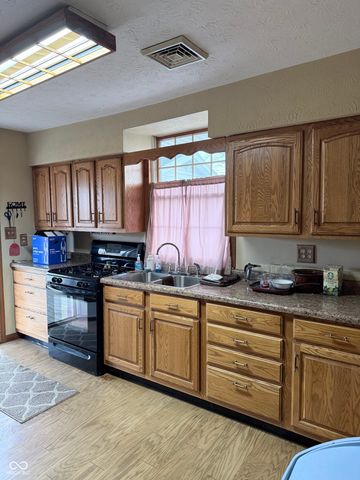 7116 S County Rd 850 W, Glenwood, IN 46133