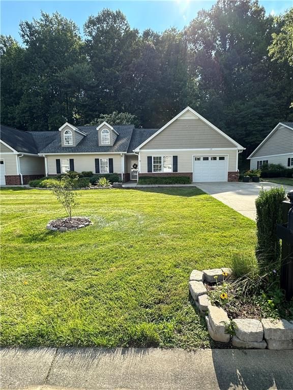 135 Plantation Place Lane, Mount Airy, NC 27030