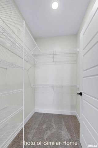 547 N 4TH Avenue, Eldridge, IA 52748