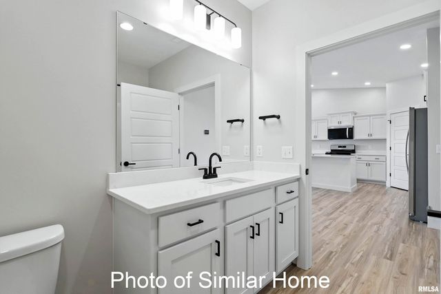 547 N 4TH Avenue, Eldridge, IA 52748