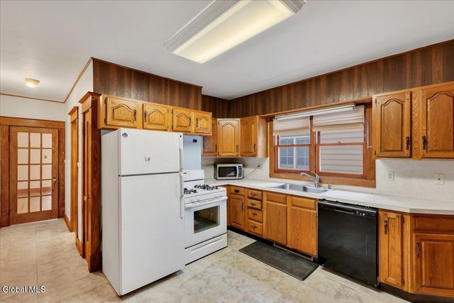 4 Harris Avenue, Albany, NY 12208