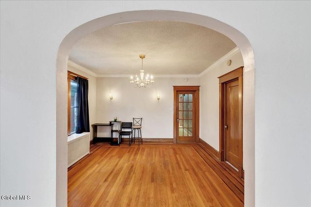 4 Harris Avenue, Albany, NY 12208