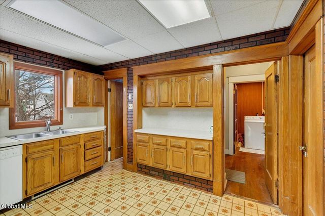 4 Harris Avenue, Albany, NY 12208