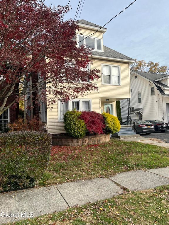 4 Harris Avenue, Albany, NY 12208