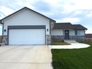 4450 N Rutgers Ct, Maize, KS 67101