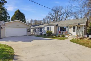 2927 SHOREWOOD DRIVE, Oshkosh, WI 54901