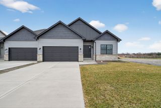 1175 S Farmstone Drive, Diamond, IL 60416
