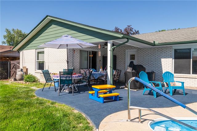 306 Scott Drive, Englewood, OH 45322