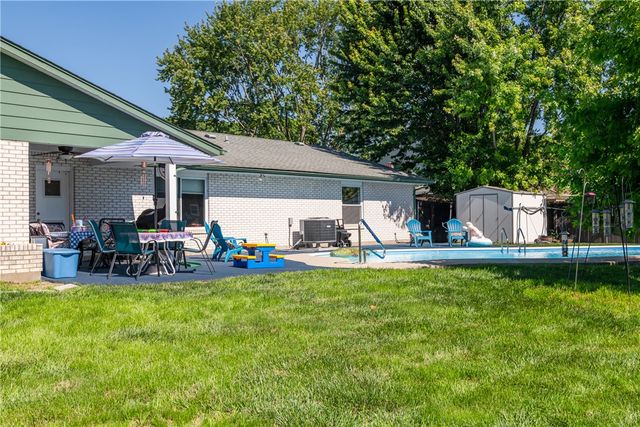 306 Scott Drive, Englewood, OH 45322