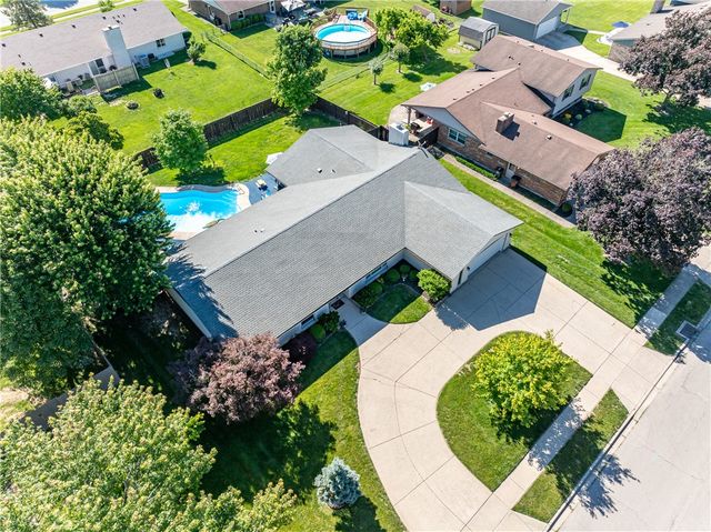 306 Scott Drive, Englewood, OH 45322