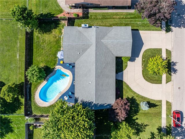 306 Scott Drive, Englewood, OH 45322