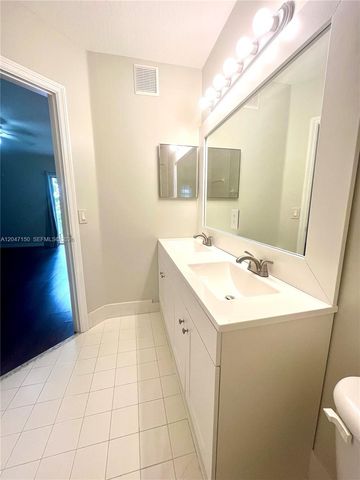 3028 SW 129th Ter 120, Miramar, FL 33027