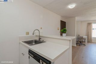 2005 Pleasant Valley Ave, Oakland, CA 94611
