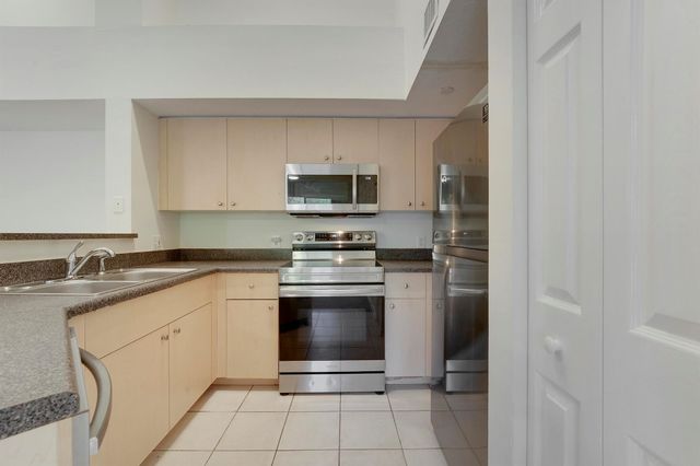 4171 San Marino Boulevard 201, West Palm Beach, FL 33409