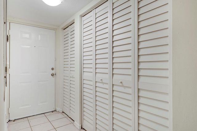 4171 San Marino Boulevard 201, West Palm Beach, FL 33409