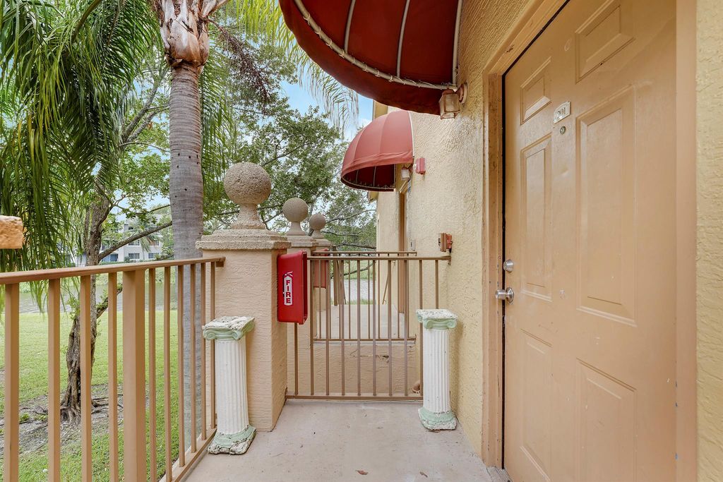 4171 San Marino Boulevard 201, West Palm Beach, FL 33409