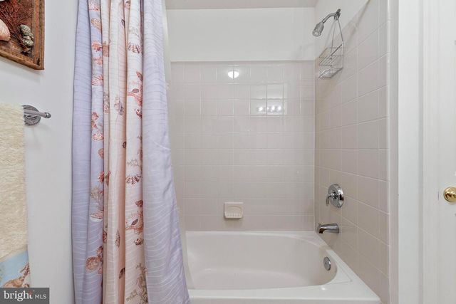 3 VENTANA CT, Lawrence Township, NJ 08648