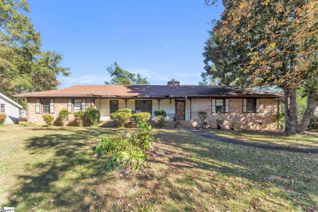 104 Lakecrest Drive, Greer, SC 29651