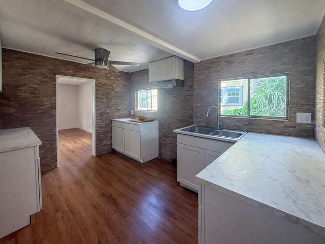 19 N MARY STREET, Eustis, FL 32726