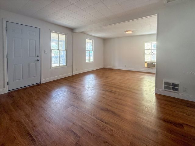19 N MARY STREET, Eustis, FL 32726