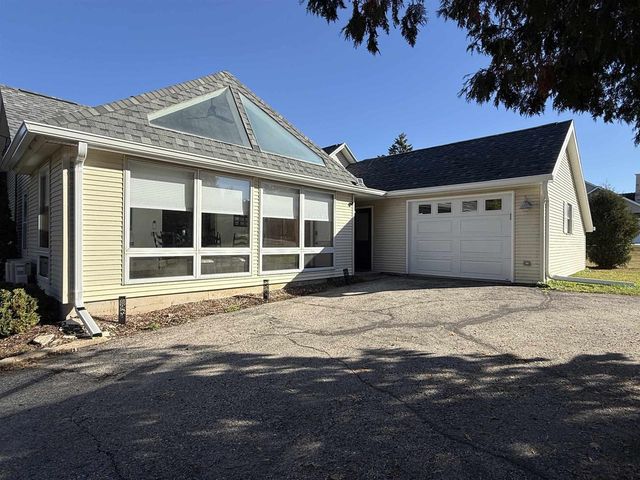 853 CIRCLE RIDGE CIRCLE, Sturgeon Bay, WI 54235
