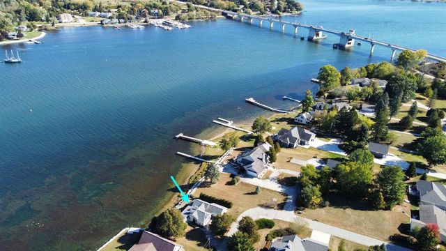 853 CIRCLE RIDGE CIRCLE, Sturgeon Bay, WI 54235