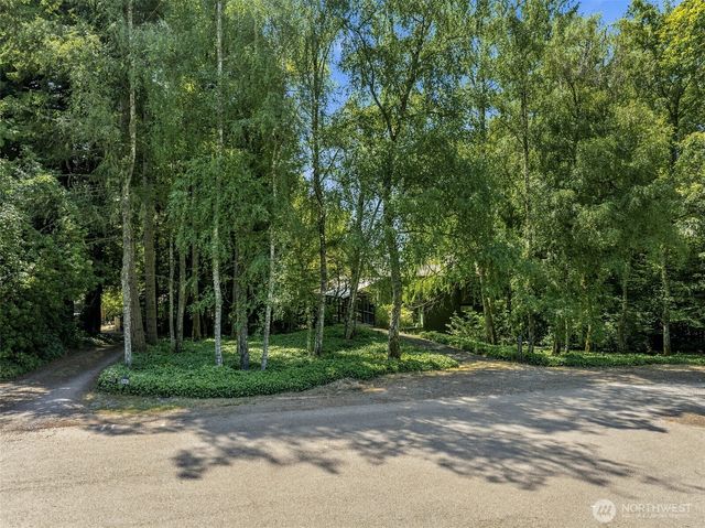 9375 NE Eric Avenue, Bainbridge Island, WA 98110