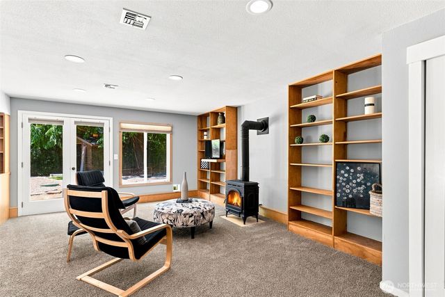 9375 NE Eric Avenue, Bainbridge Island, WA 98110