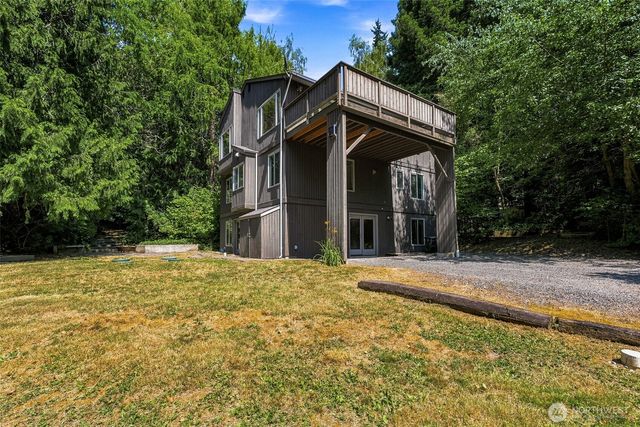 9375 NE Eric Avenue, Bainbridge Island, WA 98110