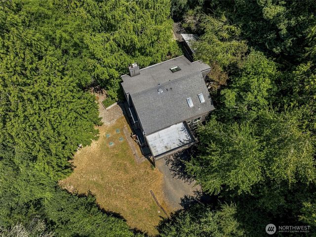 9375 NE Eric Avenue, Bainbridge Island, WA 98110