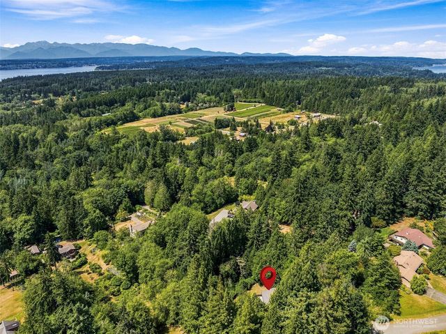 9375 NE Eric Avenue, Bainbridge Island, WA 98110