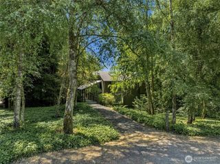 9375 NE Eric Avenue, Bainbridge Island, WA 98110