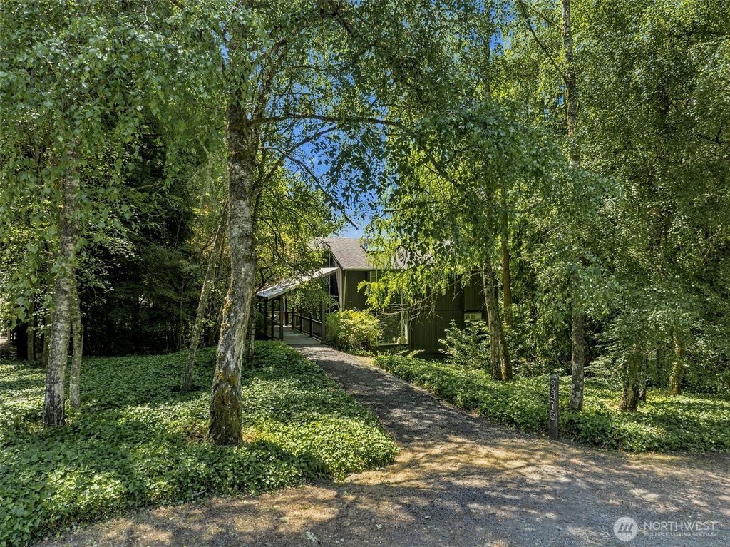 9375 NE Eric Avenue, Bainbridge Island, WA 98110