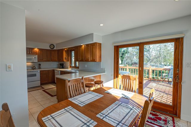 5 Fiore Court, Saint James, NY 11780