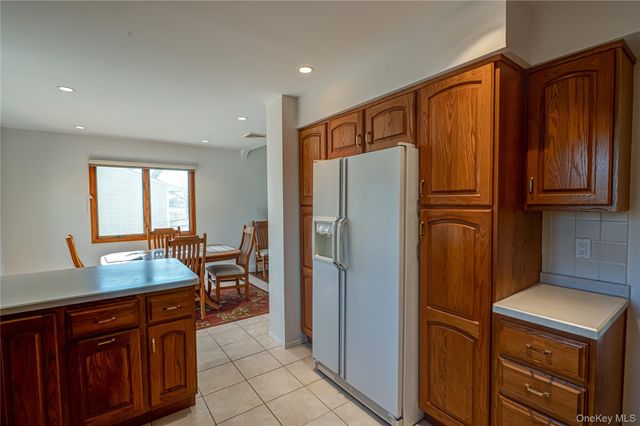 5 Fiore Court, Saint James, NY 11780