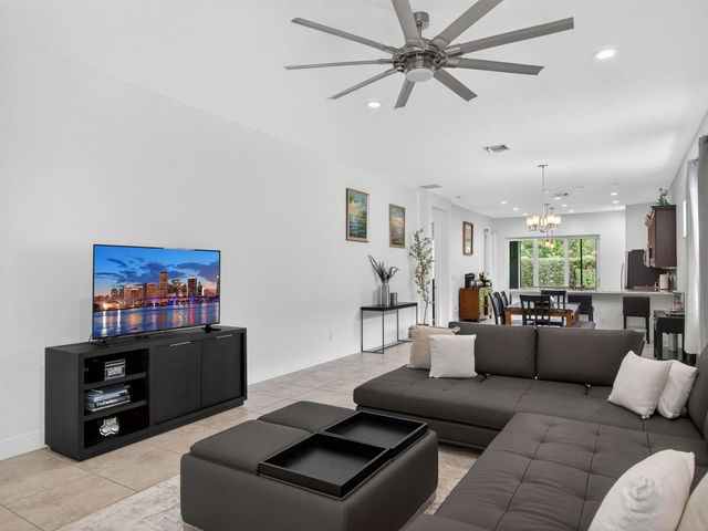 11111 SW Visconti Way, Port St. Lucie, FL 34986