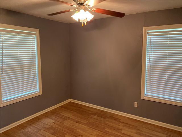 55 Elm Court, Lake Jackson, TX 77566