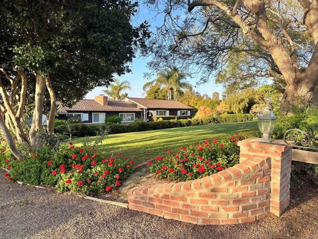 5810 Loma Verde Drive, Rancho Santa Fe, CA 92067