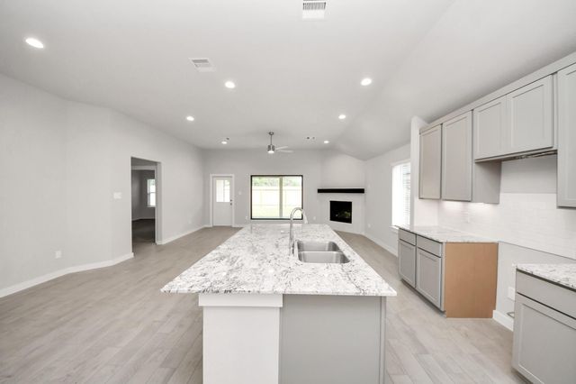 18619 Serapis Street, Fresno, TX 77545