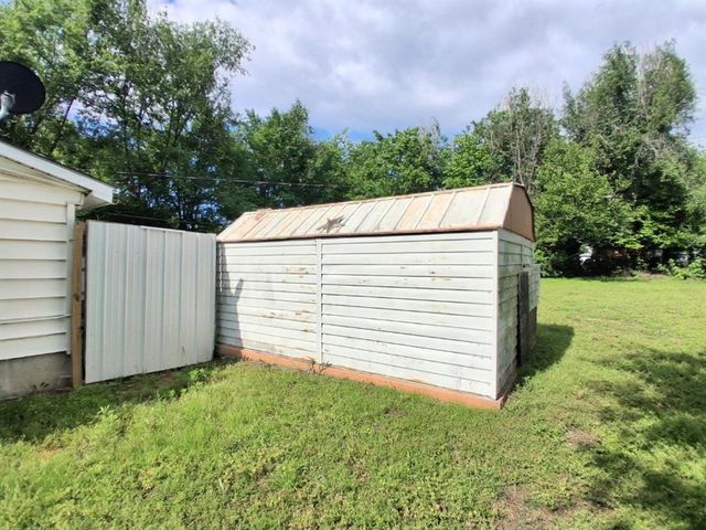 302 N Mead Avenue, Shawnee, OK 74801