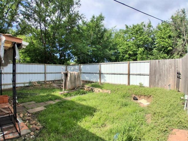 302 N Mead Avenue, Shawnee, OK 74801