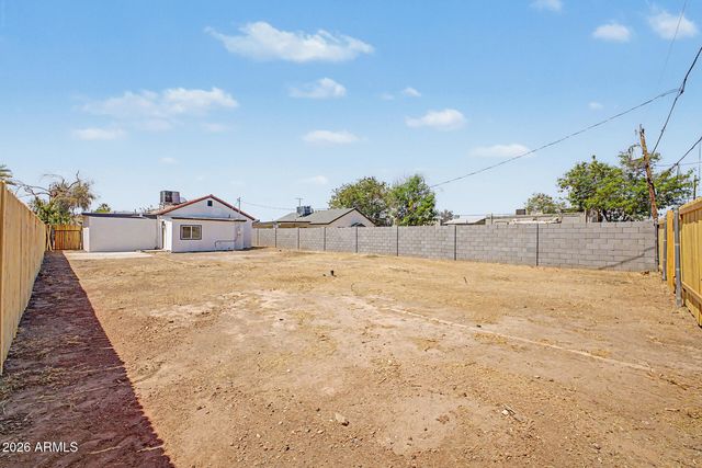 2912 E MONROE Street E, Phoenix, AZ 85034