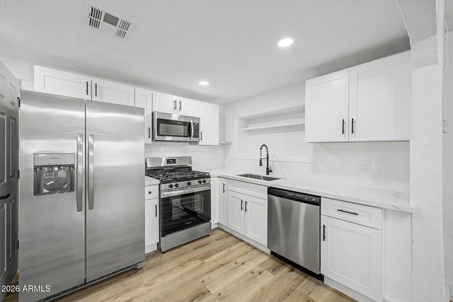 2912 E MONROE Street E, Phoenix, AZ 85034